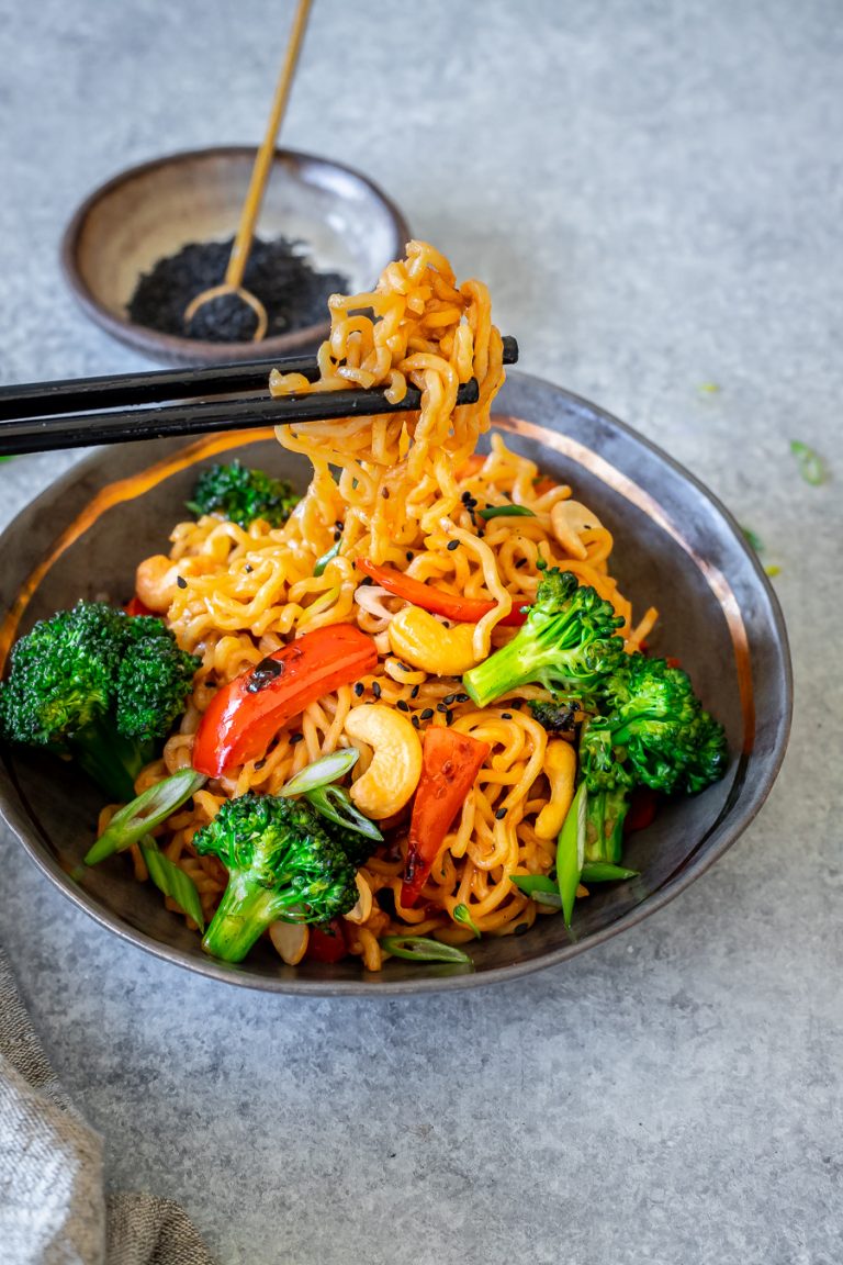 Spicy Miso Ramen Stir Fry Le Petit Eats